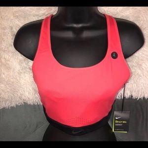NWT NIKE STRAPPY BRA